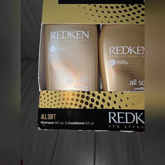 Redken All Soft Haircare Duo in Gold Cheers To Softness Shampoo & Conditioner - Picture 3 of 4